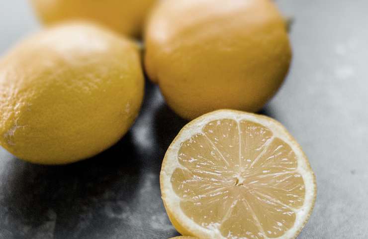 Perché dovresti congelare limoni