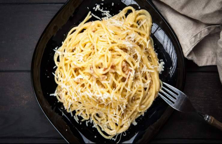 spaghetti croccanti parmigiano ricetta