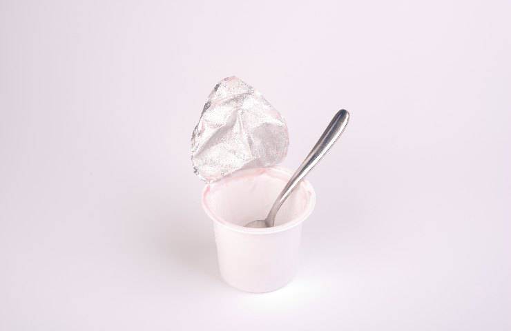 leccare la linguetta yogurt nocivo