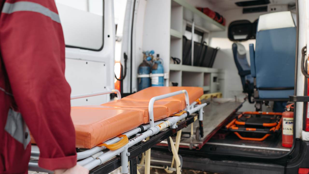 Ambulanza: 75 turisti intossicati per delle lasagne