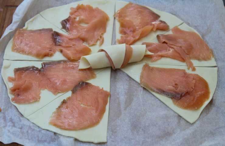 Cornetti di salmone Philadelphia ricetta