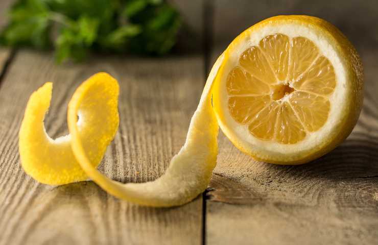 Limone sfrutta bucce