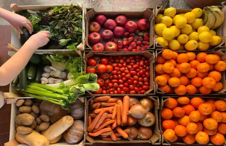 frutta verdura ingresso supermercato