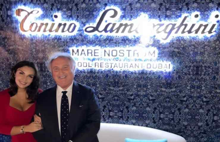La Lamborghini con suo padre al ristorante a Dubai