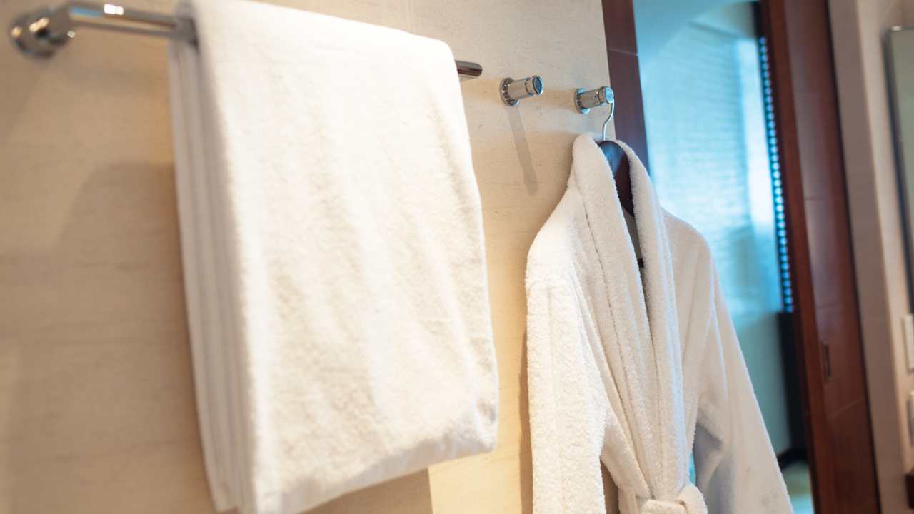 accappatoio e asciugamano ogni quanto lavarli batteri germi