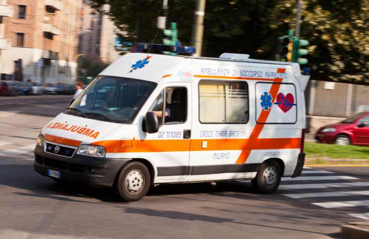 Una ambulanza in corsa