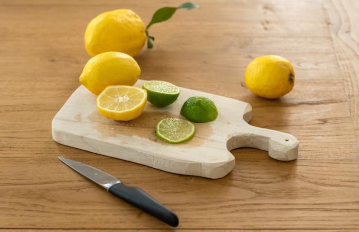 tagliare limoni