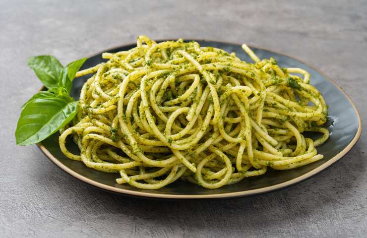 spaghetti pesto spinaci ricetta