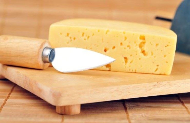 tagliare formaggi coltelli