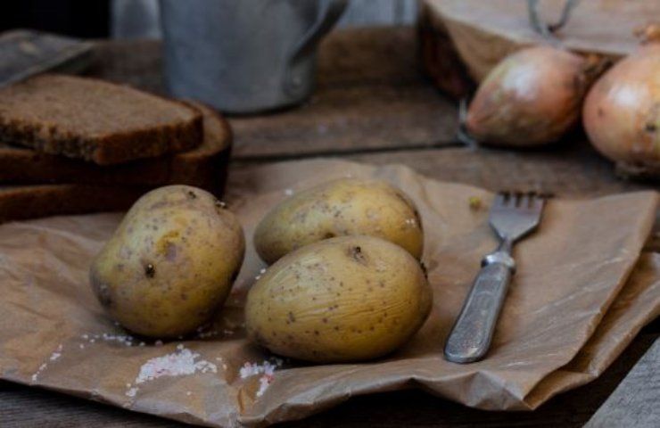 patate ripiene salsiccia ricetta