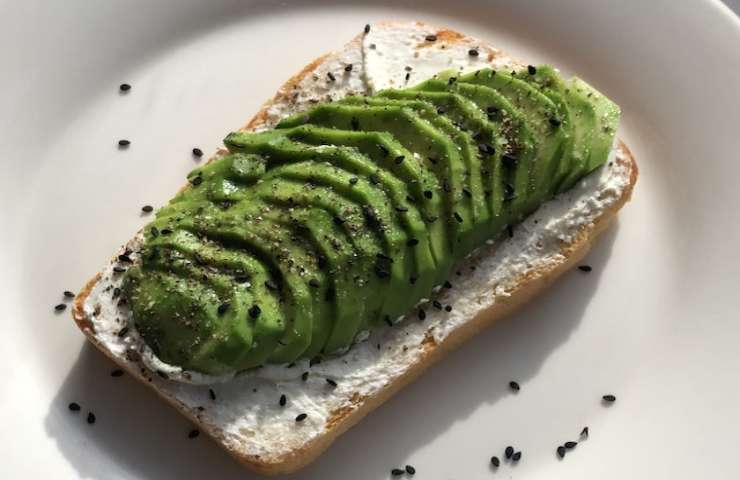 toast avocado e semi di chia
