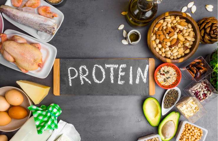 mangiare più proteine e meno carboidrati