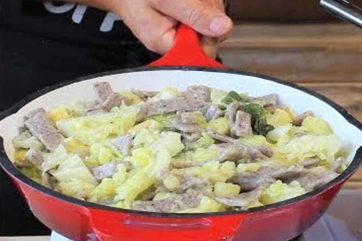 una mano salta in padella i pizzoccheri