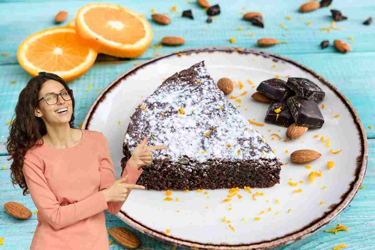 fetta di torta al cioccolato, donna che indica